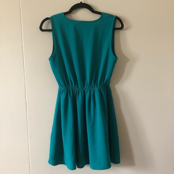 Green dress - Picture 2 of 2